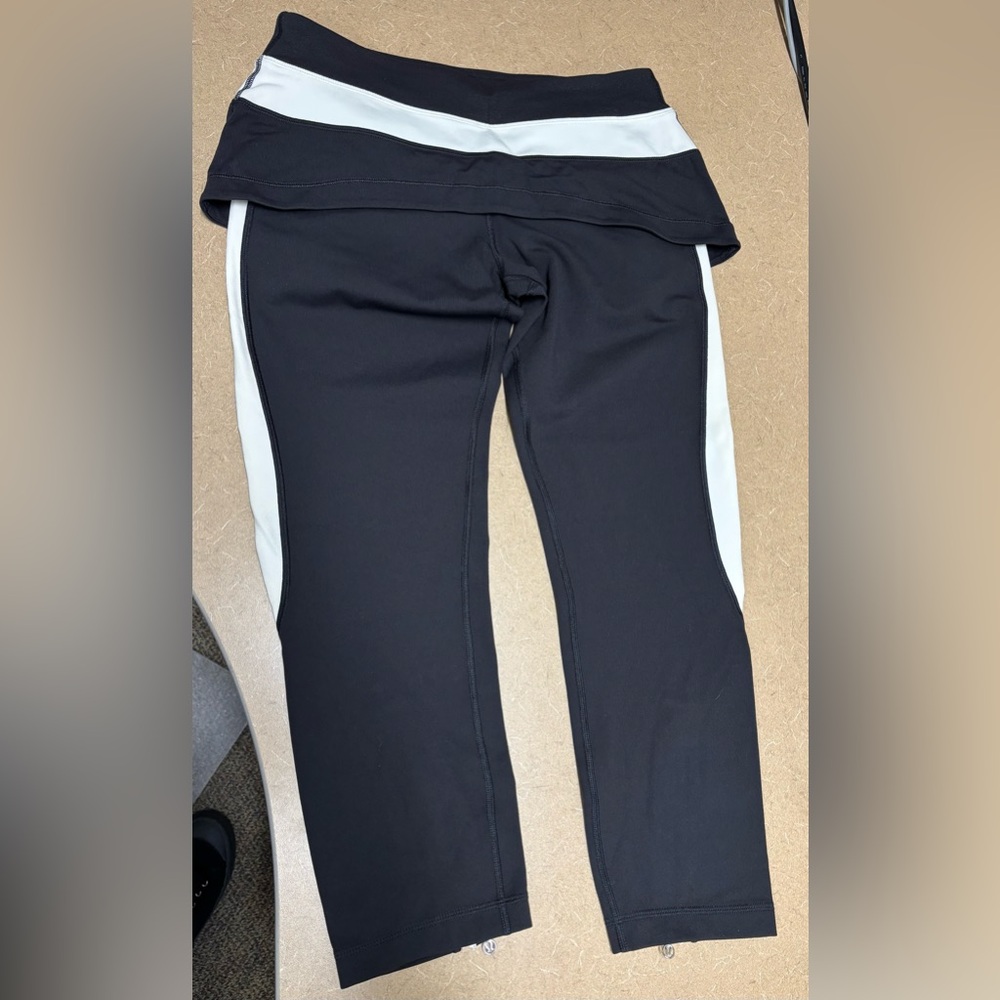 lululemon athletica size 8 striped leggings with attached skirt